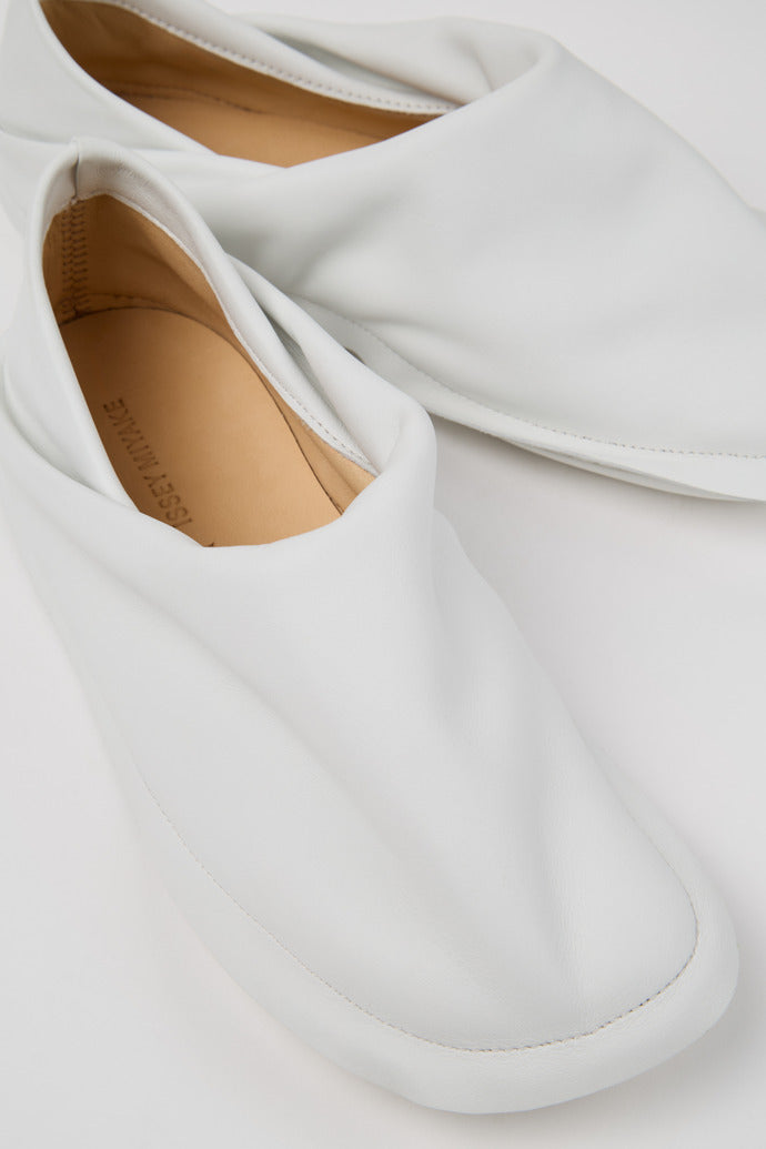 Peu Form White