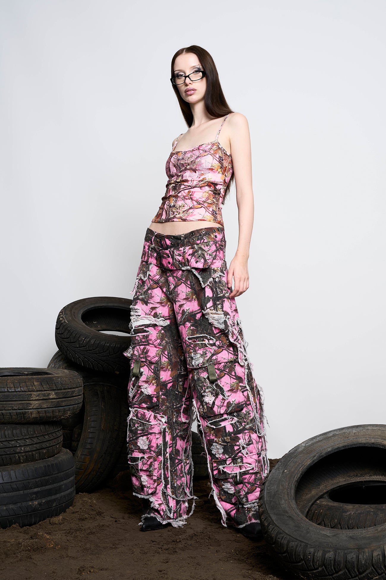 Distressed Cargo Pants Pink