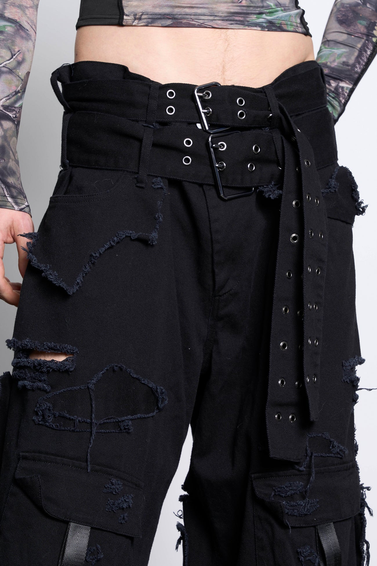 Distressed Cargo Pants Black